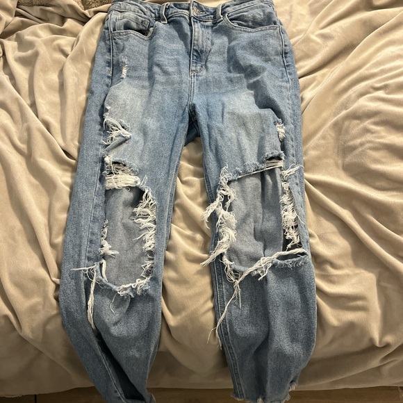 CELLO Ripped Jeans - Picture 2 of 4